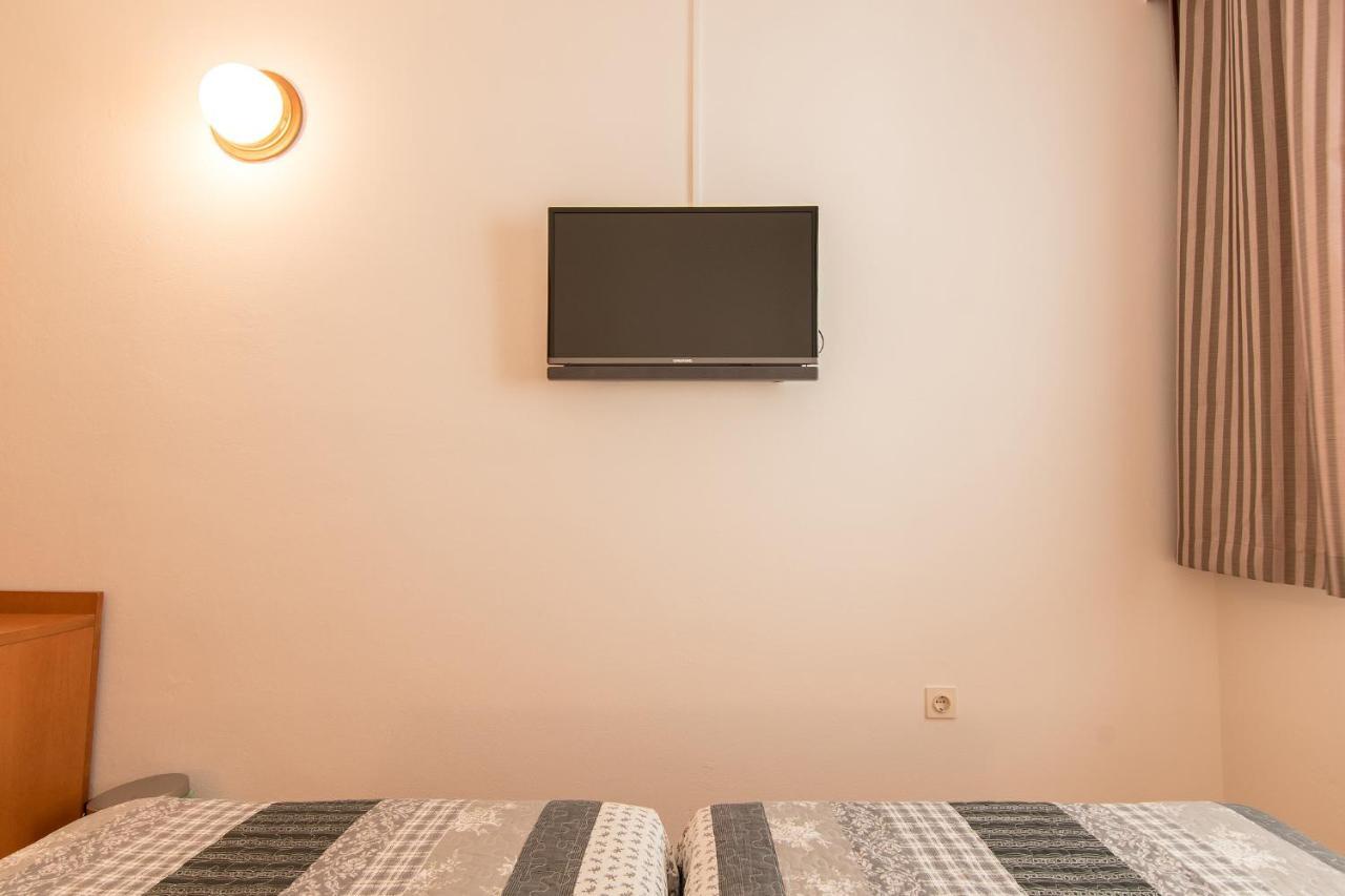Hotel Barba Starigrad Paklenica Exterior foto